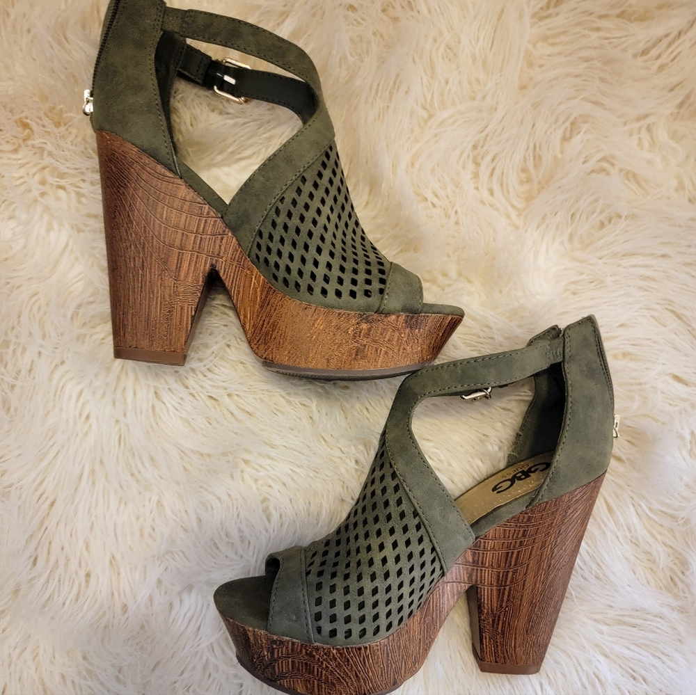 NEW Guess G By Guess Womens Shelli Peep Toe Platform Sandals - Green Size 7